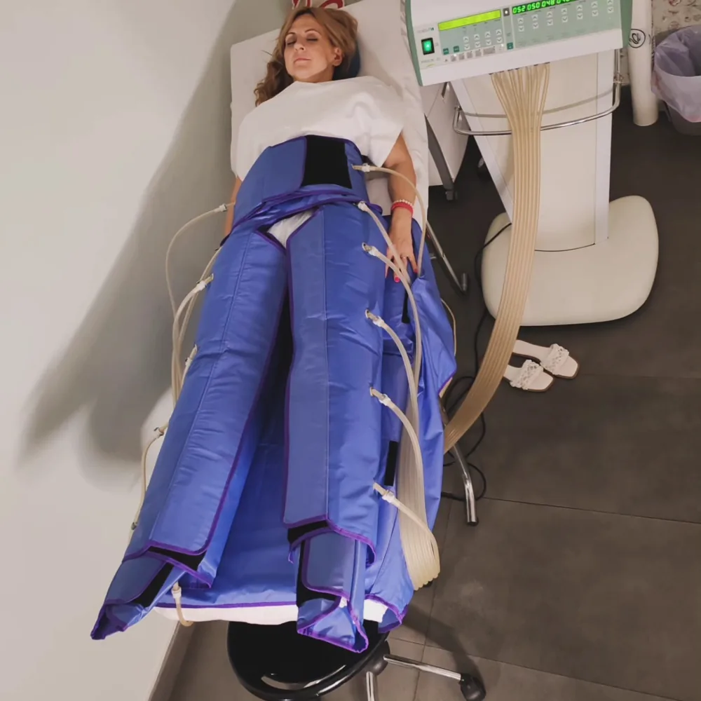 Botas de presoterapia durante una sesión en Zaragoza