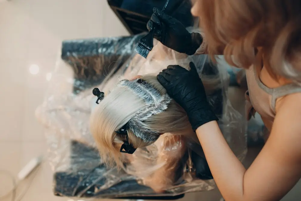 Mechas con papel de aluminio: barros de color en Santa Isabel, Zaragoza