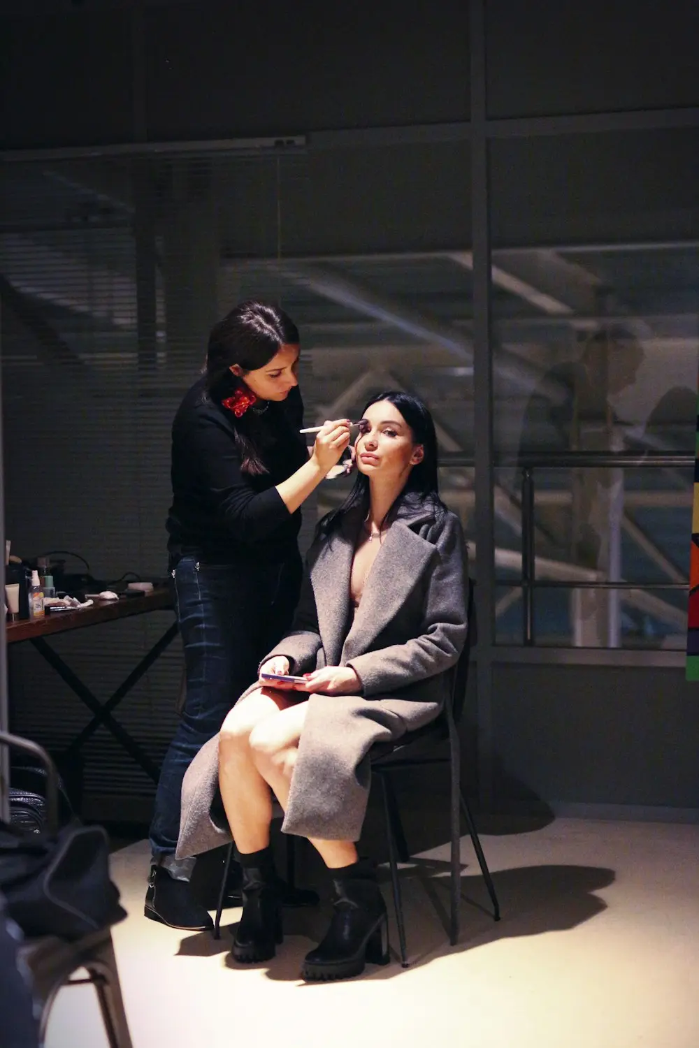 Sesión de maquillaje en un estudio en Santa Isabel (Zaragoza)